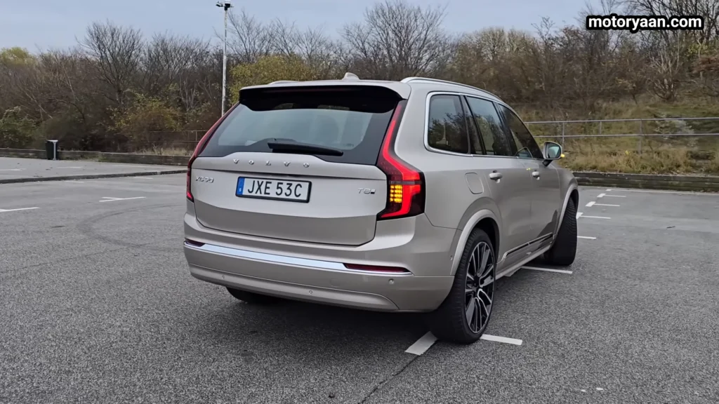 Volvo XC90 Rear Three Quarter View