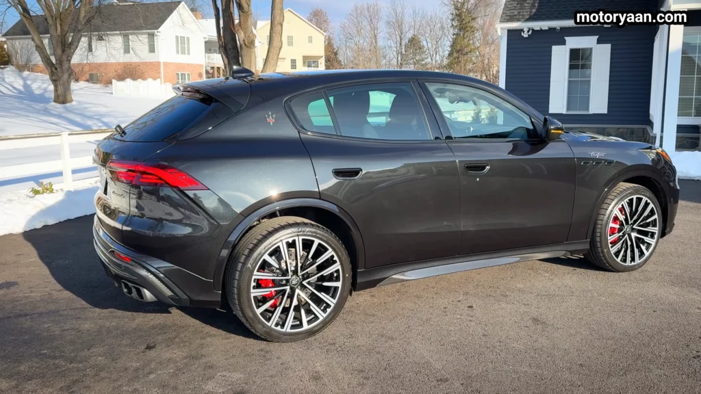 2026 Maserati Grecale Trofeo side profile showing sleek roofline and large alloy wheels