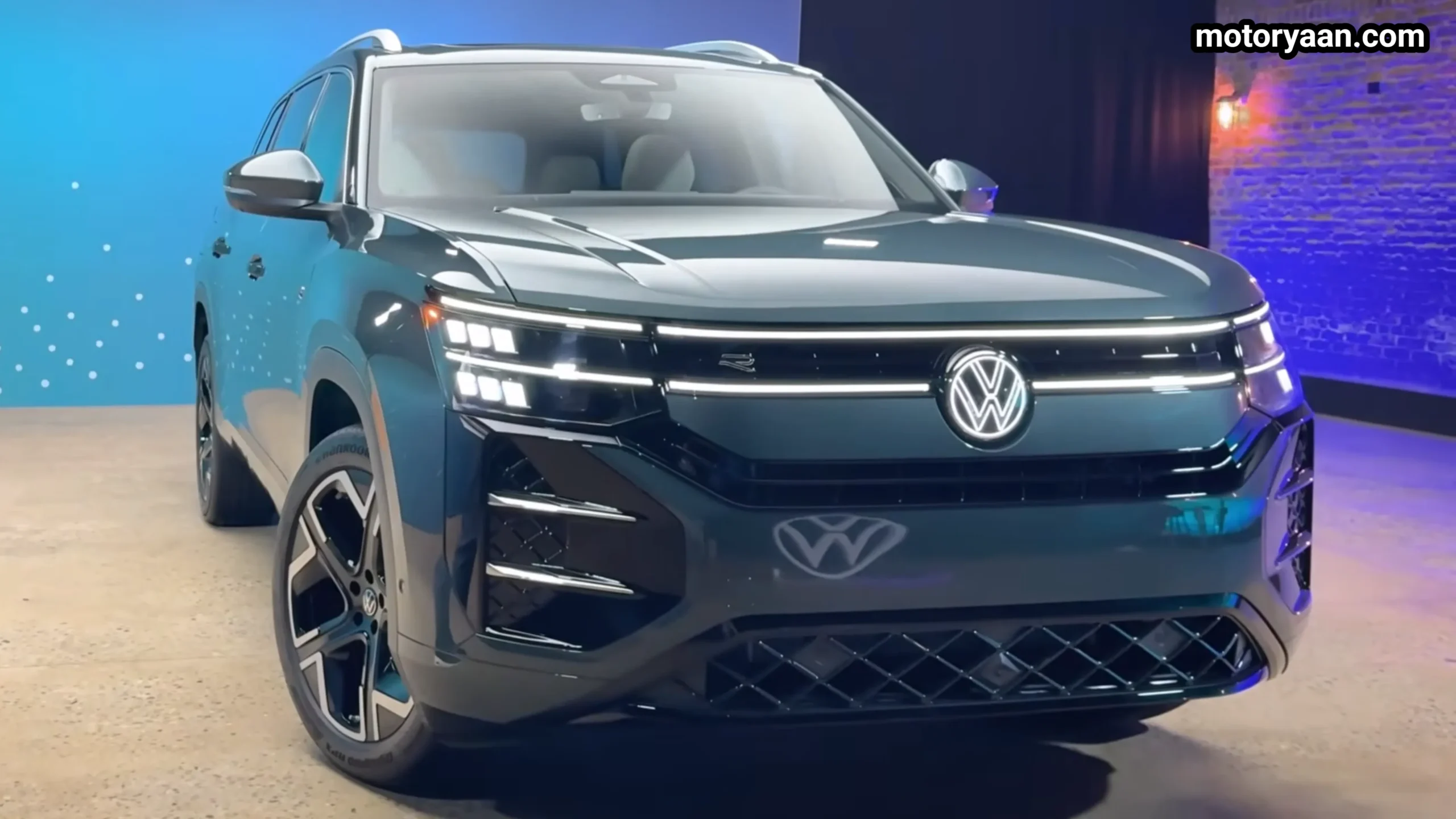 2027 Volkswagen Atlas SEL R Line front three quarter view side profile