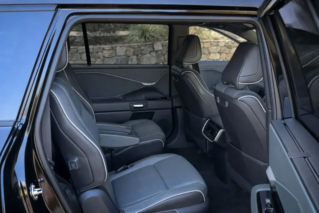 2027 Subaru Getaway Touring second row seats with captain chairs and rear comfort features