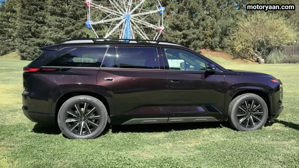 2027 Subaru Getaway Touring side profile with large wheels and roof rails