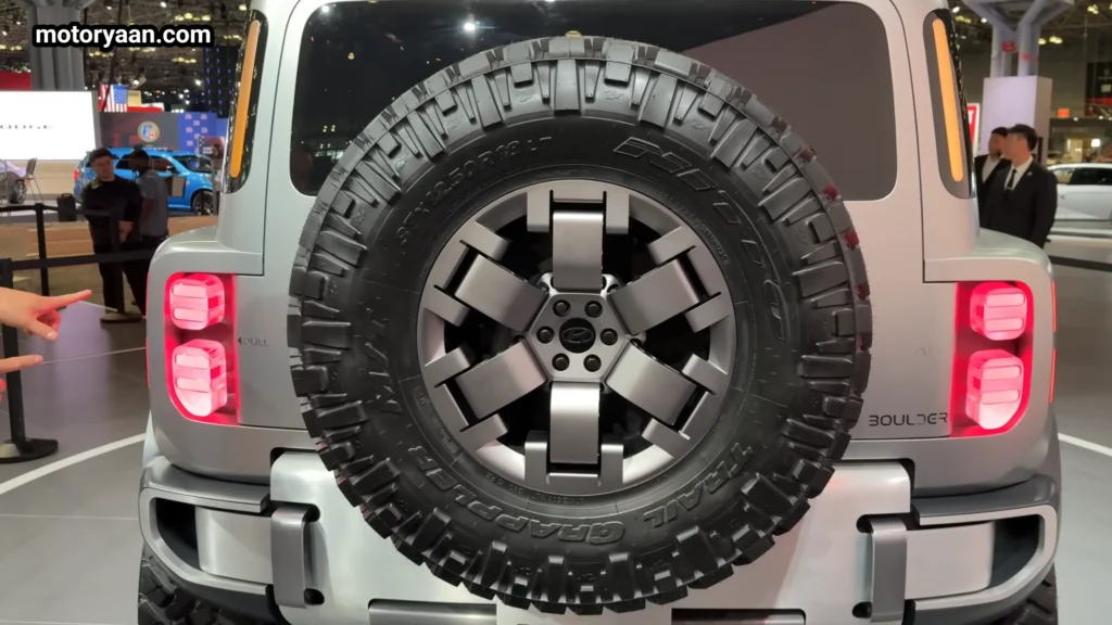 Hyundai Boulder Concept off road tire and rear mounted alloy wheel detail
