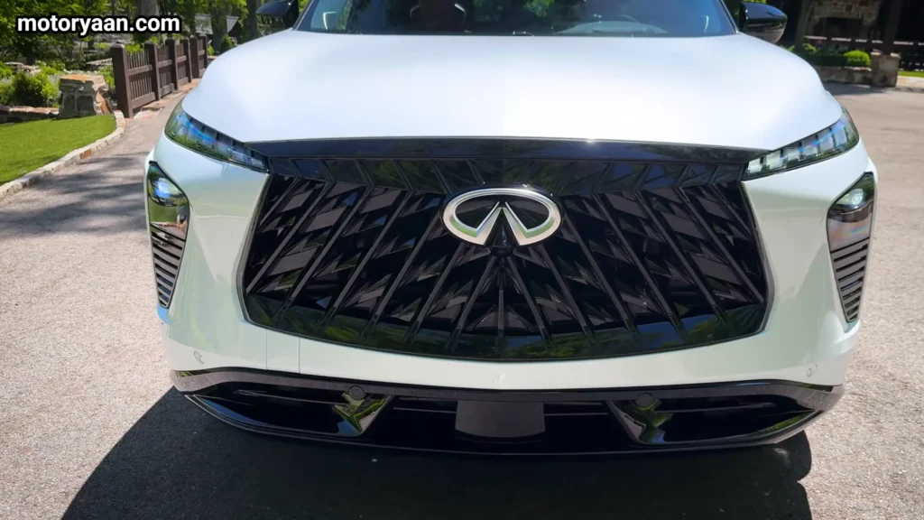 2027 Infiniti QX65 front grille and headlight close up